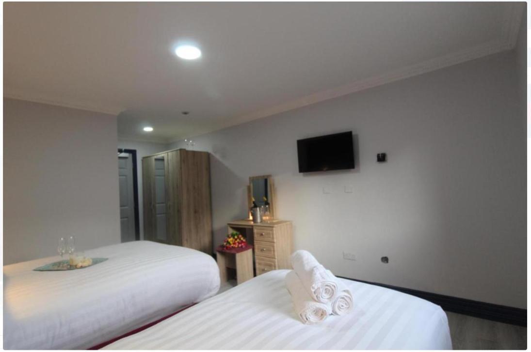 The Dutch Tulip Hotel มาลโลว์ ภายนอก รูปภาพ